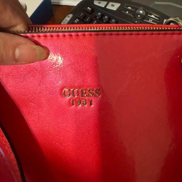 Hot pink GUESS Purse with matching wallet - Picture 4 of 6